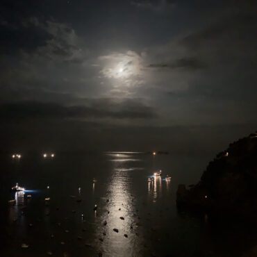 gallery_solaro_charter_positano_by_night